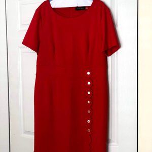 IVANKA TRUMP Crepe Dress w/Scalloped Buttons Sz 16